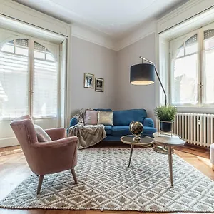 Joivy Sophisticated 3-bed Flat With Desk Appartement Milan